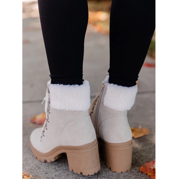 Sherpa Lace-Up Lug Sole Combat Booties - Picture 3 of 16